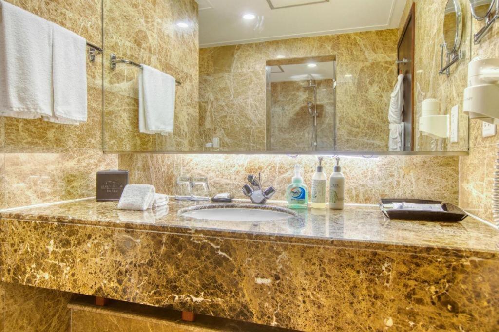 Qingdao Blue Horizon Hotel Laoshan Extérieur photo